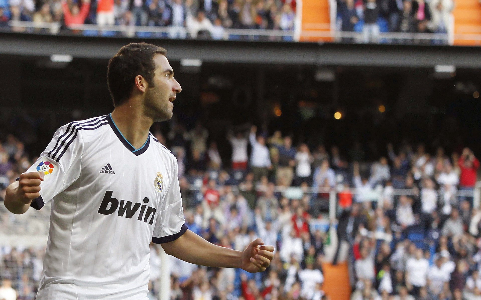 德国粉碎勒沃库森神话，楚阿梅尼，舞台越大，光芒越耀眼